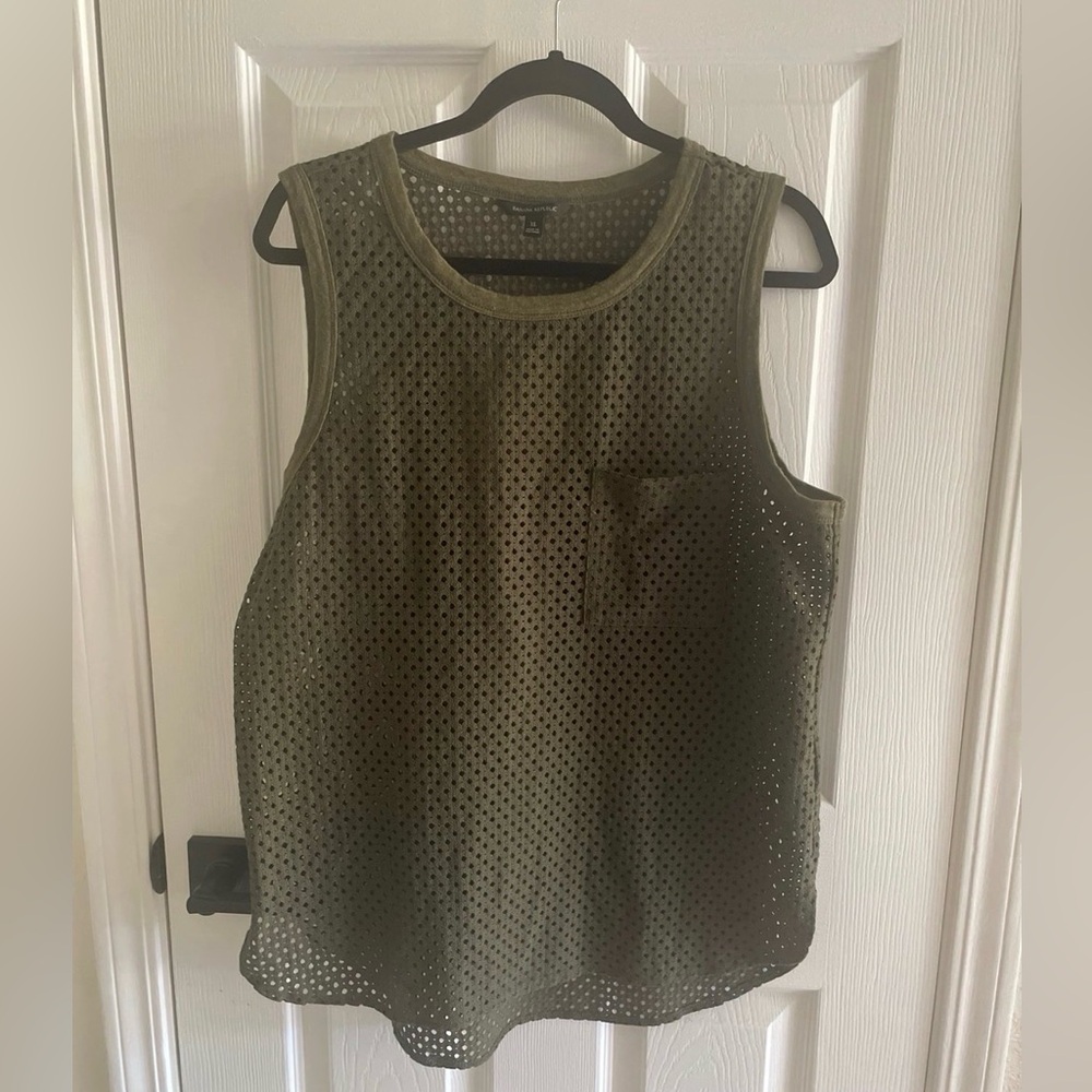 Banana Republic Olive Green Sleeveless Mesh Top size XL Women’s